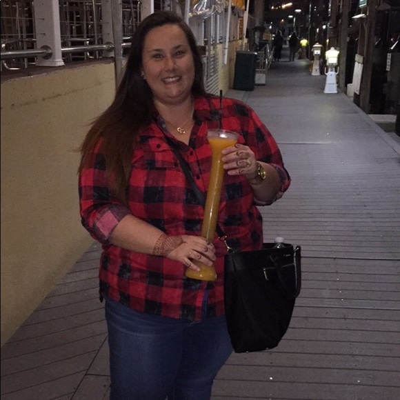 Meet your Posher, Amber - Picture 1 of 1